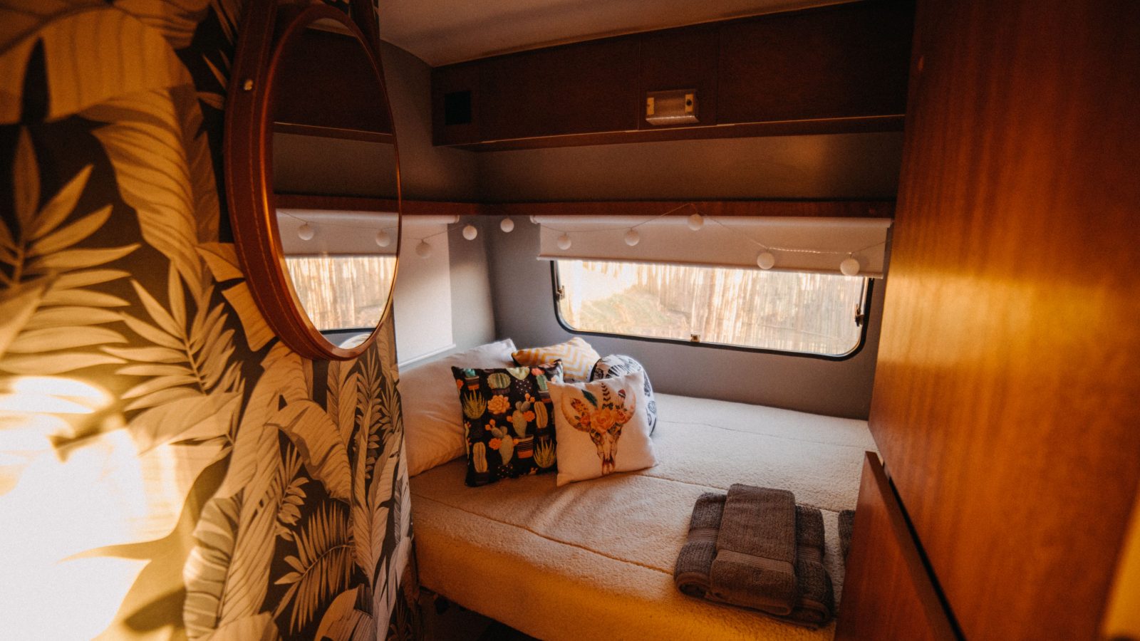 Intérieur confortable d'un Mercedes Sprinter aménagé